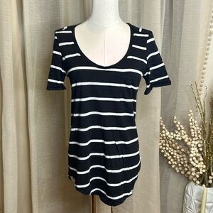 Babaton Sz Small Black and White Striped Tee Shirt Front Pocket